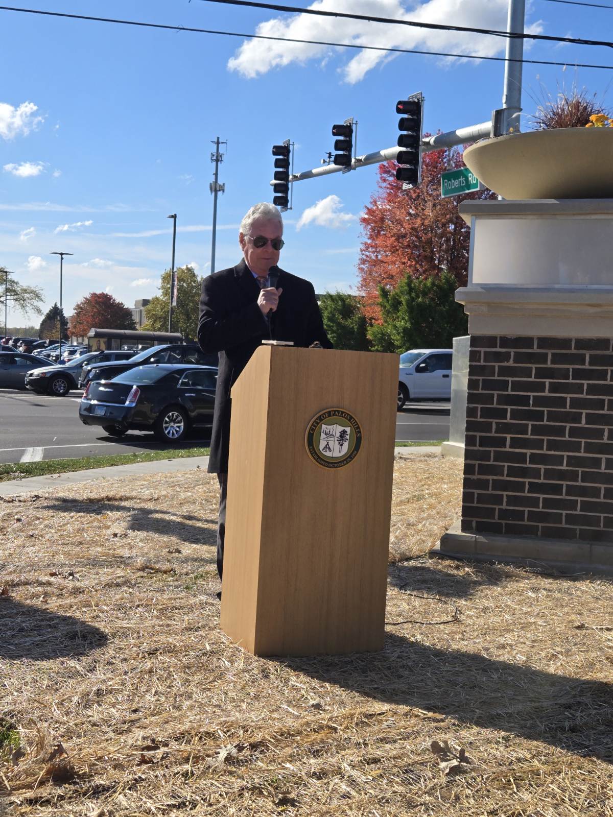 Photo of Mayor Bennett speaking at the dedication of the 111th Street and Roberts Road Improvement Project